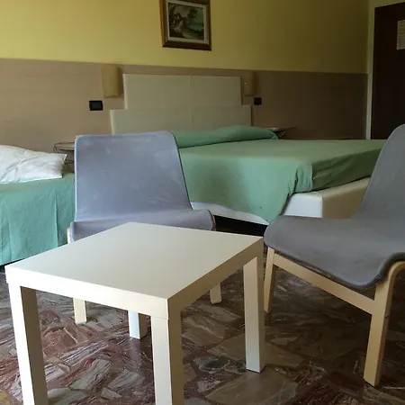 Hotel Carpino *
