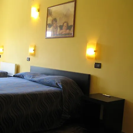 Carpino Hotel *